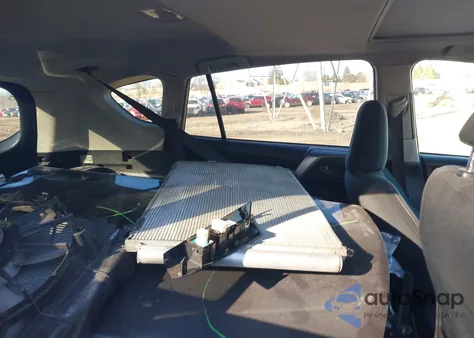 2015 Toyota Rav4 Xle z USA, uszkodzony, nr VIN JTMRFREV6FJ045686